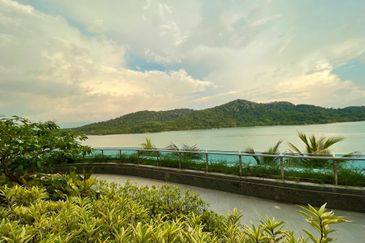 Queens Residences @ Queens Waterfront