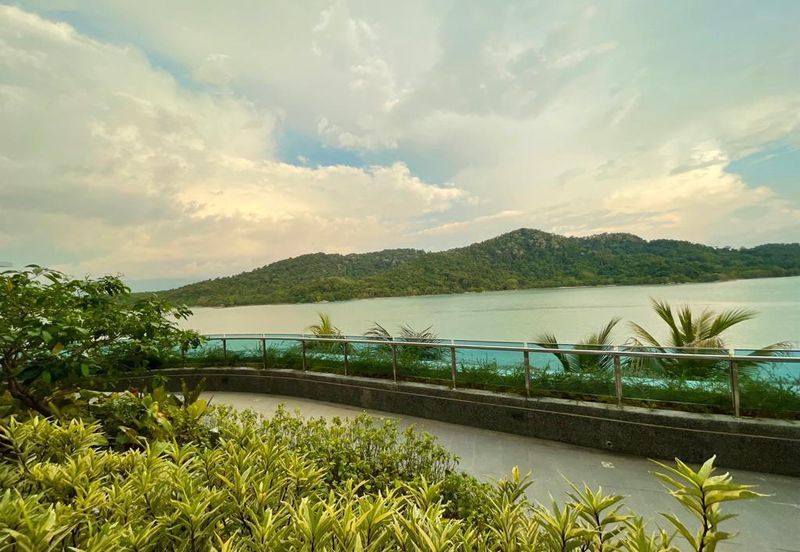 Queens Residences @ Queens Waterfront