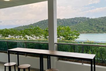 Queens Residences @ Queens Waterfront