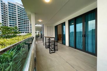 Queens Residences @ Queens Waterfront