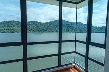 Queens Residences @ Queens Waterfront