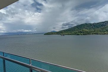 Queens Residences @ Queens Waterfront