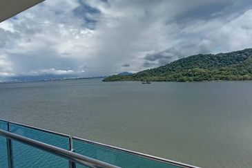 Queens Residences @ Queens Waterfront