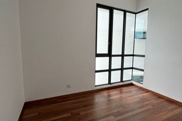 Queens Residences @ Queens Waterfront