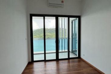 Queens Residences @ Queens Waterfront