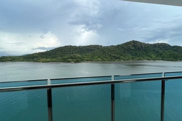 Queens Residences @ Queens Waterfront