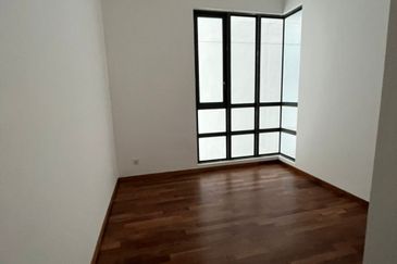 Queens Residences @ Queens Waterfront