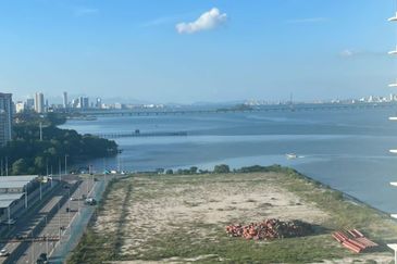 Queens Residences @ Queens Waterfront