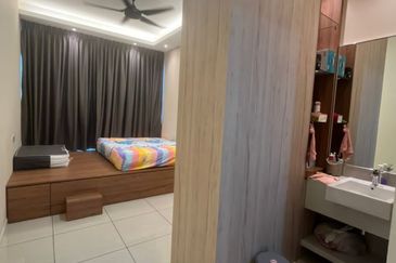 Queens Residences @ Queens Waterfront