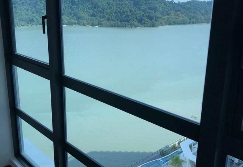 Queens Residences @ Queens Waterfront