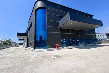 Batu Kawan Corner Detached Factory For rent