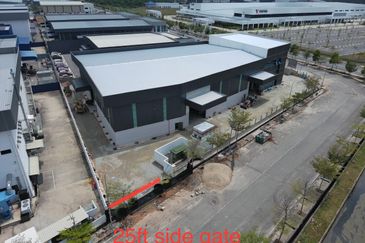 Batu Kawan Corner Detached Factory For rent