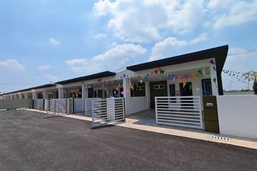 D' Aleena Tasek Gelugor Single Storrey Terrace