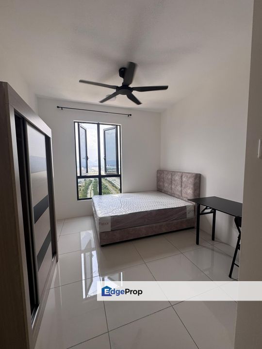 Vivo Executive Apartment Batu Kawan Master BedRoom Brand new unit for rent Direct owner  no agent fee, Penang, Batu Kawan