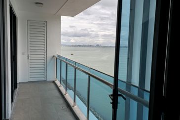 Queens Residence Q1 Super Seaview 1400sqft Bare unit Rm1.88million