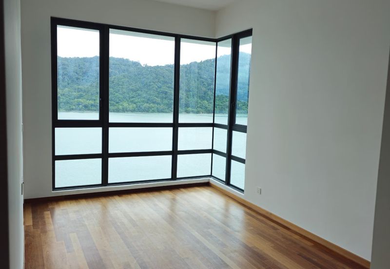 Queens Residence Q1 Super Seaview 1400sqft Bare unit Rm1.88million