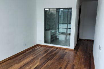 Queens Residence Q1 Super Seaview 1400sqft Bare unit Rm1.88million