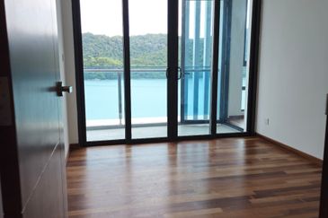 Queens Residence Q1 Super Seaview 1400sqft Bare unit Rm1.88million