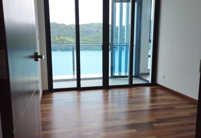 Queens Residence Q1 Super Seaview 1400sqft Bare unit Rm1.88million