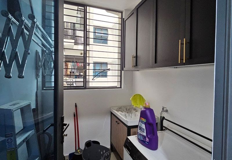 Queens Residences @ Queens Waterfront