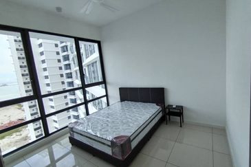 Queens Residences @ Queens Waterfront