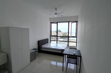 Queens Residences @ Queens Waterfront