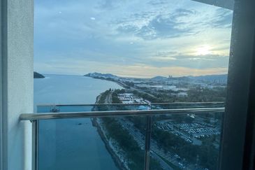 Queens Residences @ Queens Waterfront