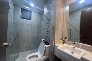 Queens Residences @ Queens Waterfront