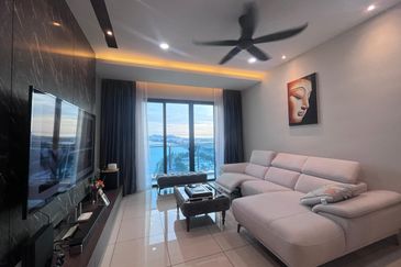 Queens Residences @ Queens Waterfront