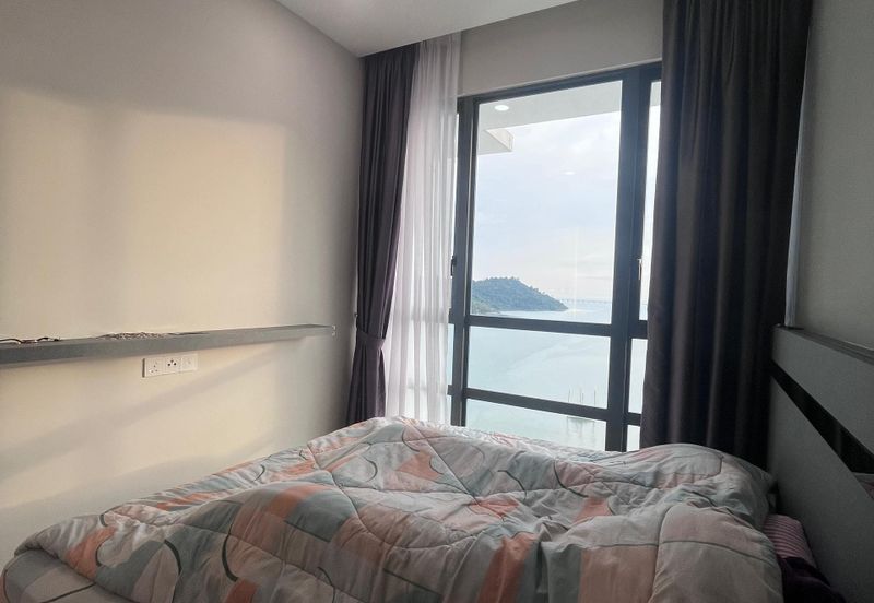 Queens Residences @ Queens Waterfront