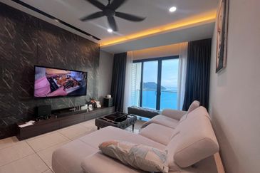 Queens Residences @ Queens Waterfront