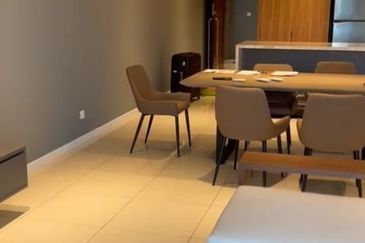 Queens Residences @ Queens Waterfront