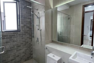 Queens Residences @ Queens Waterfront