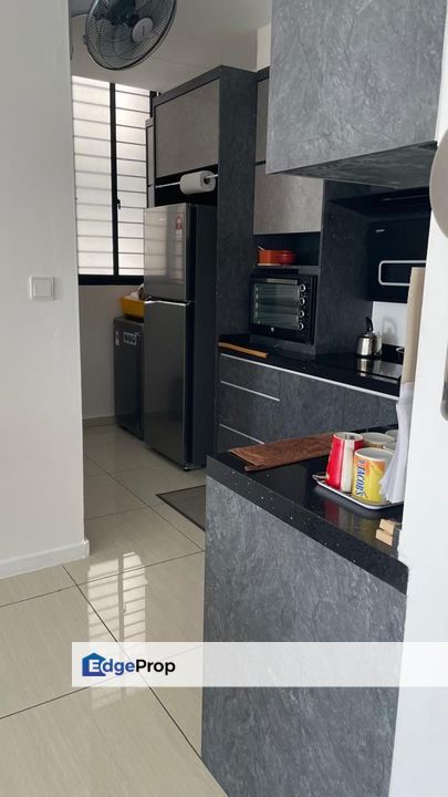 Queens Residence 1 Queens waterfront 950sqft privacy seaview, Penang, Sungai Nibong