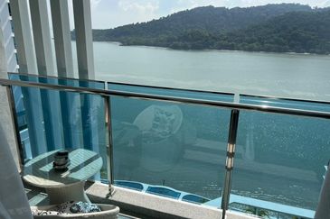 Queens Residences @ Queens Waterfront