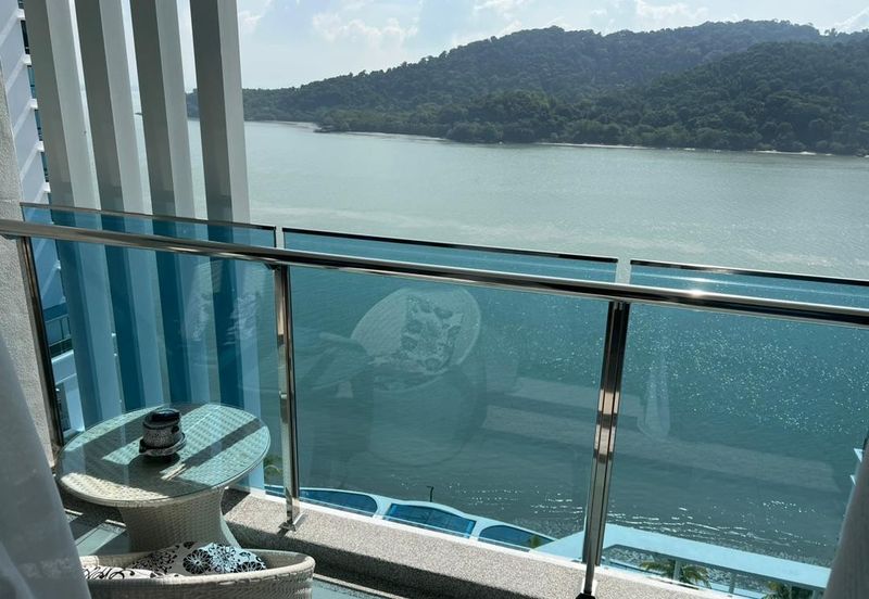 Queens Residences @ Queens Waterfront