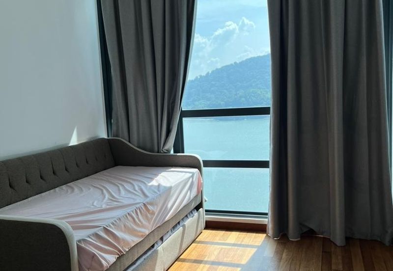 Queens Residences @ Queens Waterfront