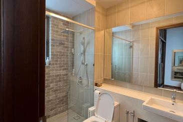 Queens Residences @ Queens Waterfront