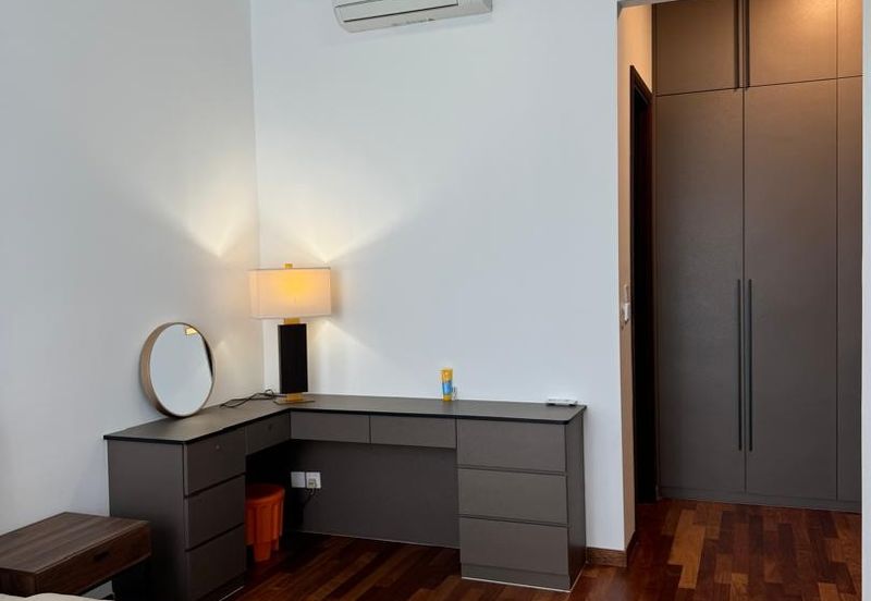 Queens Residences @ Queens Waterfront