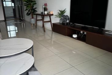 Queens Residences @ Queens Waterfront