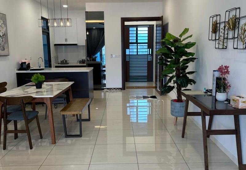 Queens Residences @ Queens Waterfront