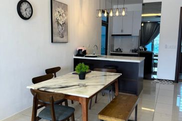 Queens Residences @ Queens Waterfront