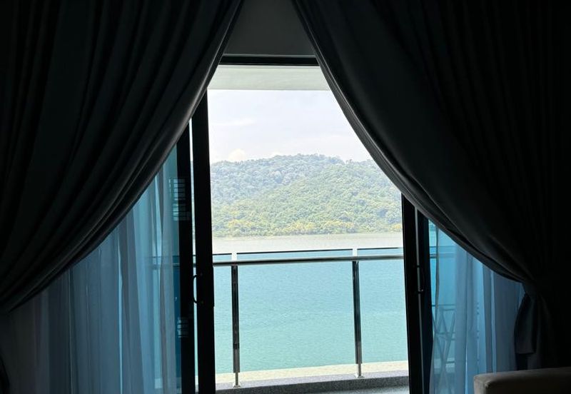 Queens Residences @ Queens Waterfront