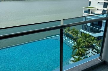 Queens Residences @ Queens Waterfront