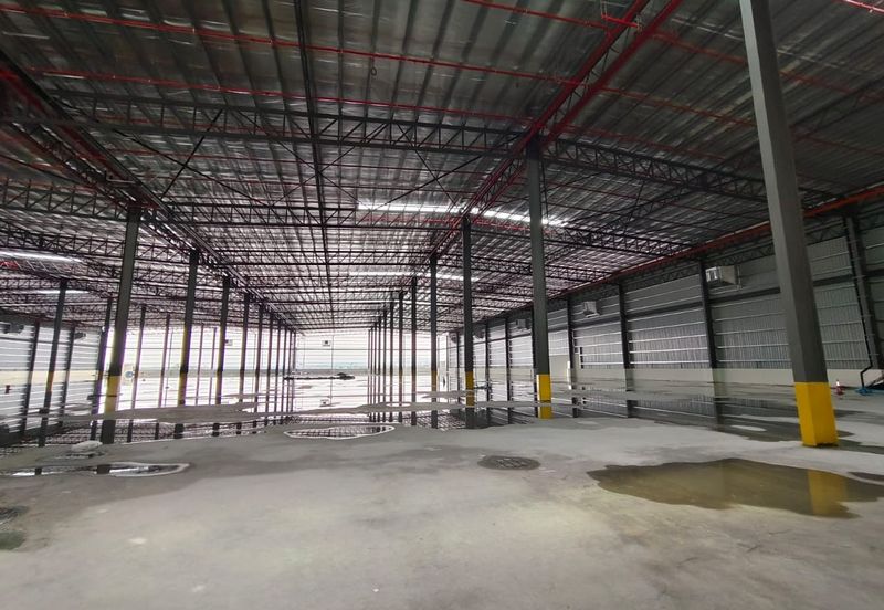 Valdor Facing Main Road Detached Factory Near Batu Kawan for rent