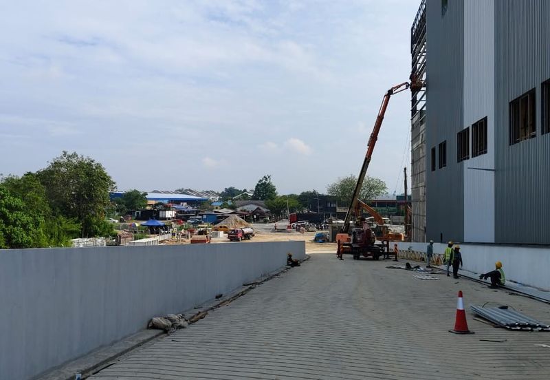 Valdor Facing Main Road Detached Factory/Warehouse Near Batu Kawan for rent