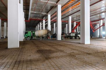 Valdor Facing Main Road Detached Factory/Warehouse Near Batu Kawan for rent