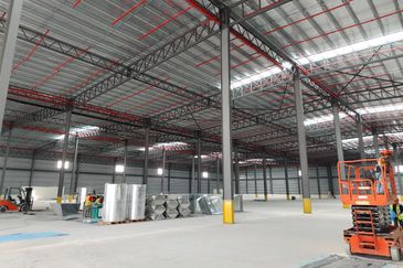 Valdor Facing Main Road Detached Factory/Warehouse Near Batu Kawan for rent