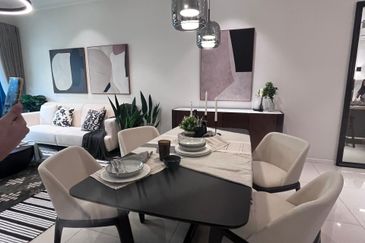 Queens Residences @ Queens Waterfront