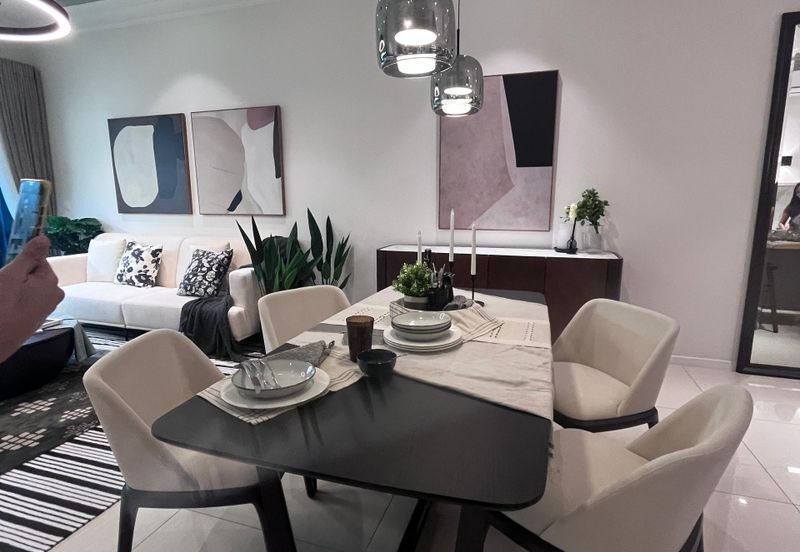 Queens Residences @ Queens Waterfront